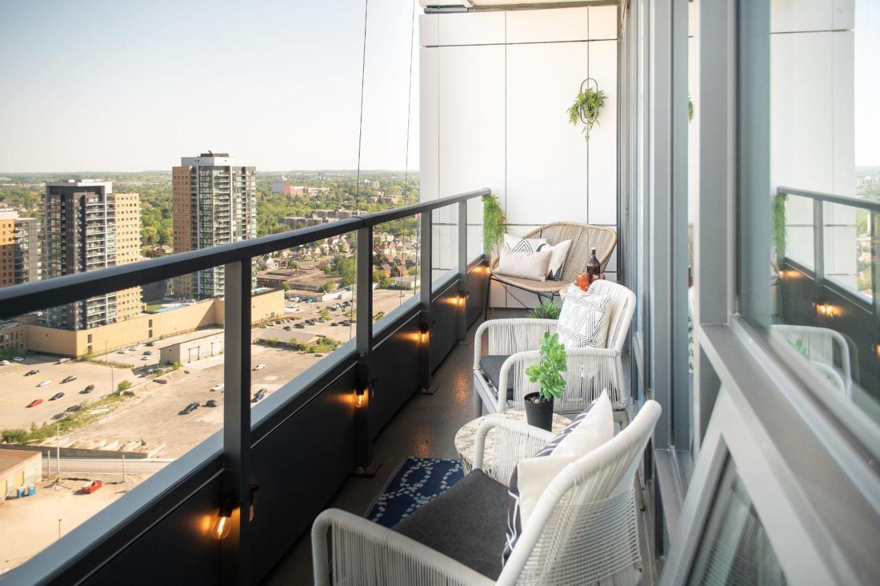 The Union B24 Aparthotel Kitchener Exterior photo